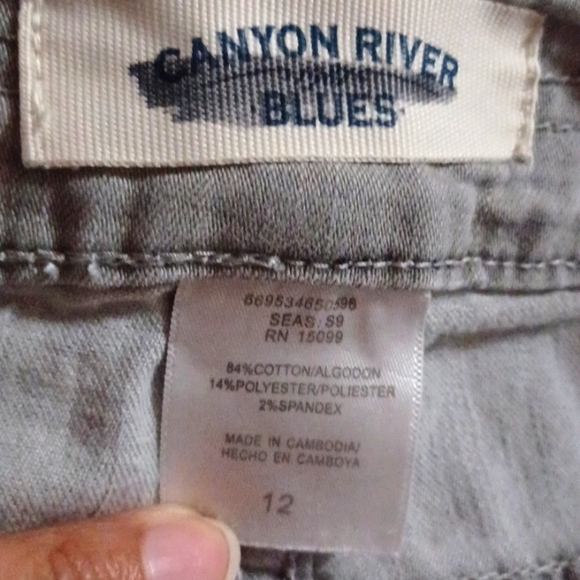 Canyon River Blues Women's Denim Capri Gray Jeans Size 12 Mid Rise. - Picture 10 of 10